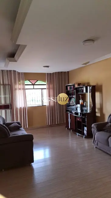 Foto 1 de Casa com 3 quartos à venda, 404m2 em Contagem - MG