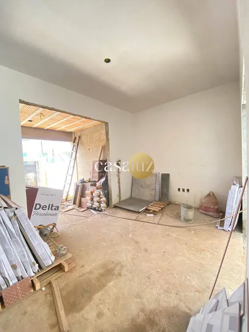 Foto 3 de Casa com 3 quartos à venda, 120m2 em Santa Terezinha, Ibirite - MG