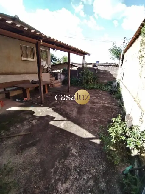 Foto 1 de Casa com 3 quartos à venda, 550m2 em Sarzedo - MG