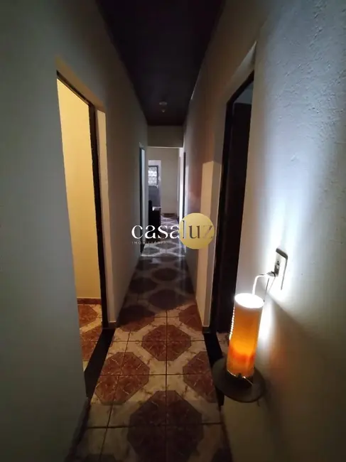 Foto 4 de Casa com 3 quartos à venda, 550m2 em Sarzedo - MG