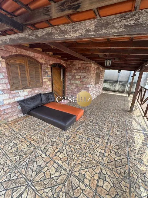 Foto 1 de Casa com 3 quartos à venda, 300m2 em Sarzedo - MG