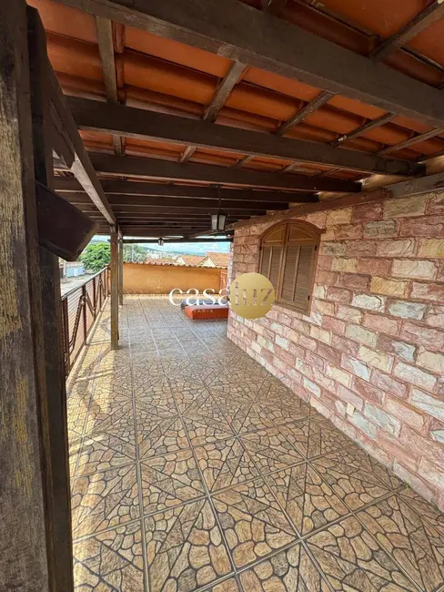 Foto 2 de Casa com 3 quartos à venda, 300m2 em Sarzedo - MG