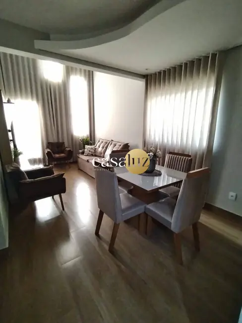 Casa com 3 quartos à venda, 143m2 em Sarzedo - MG - imagem 4 Foto 4 de Casa com 3 quartos à venda, 143m2 em Sarzedo - MG