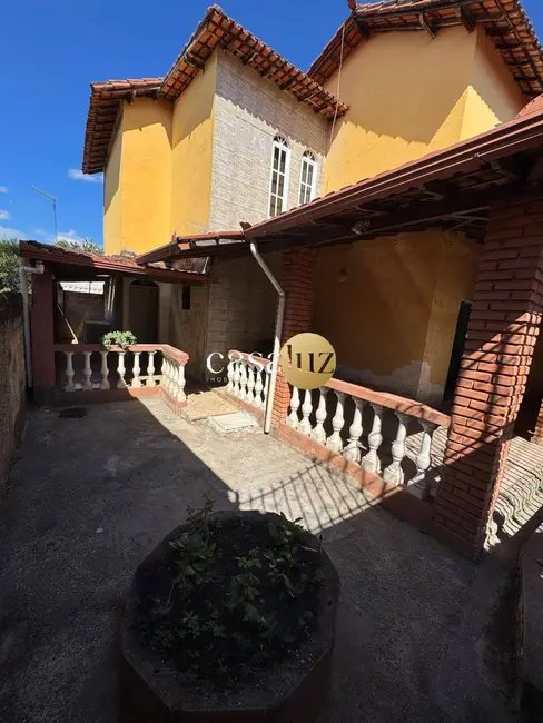 Foto 1 de Casa com 4 quartos à venda, 360m2 em Sarzedo - MG
