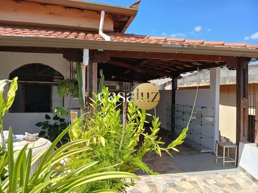 Foto 1 de Casa com 3 quartos à venda, 465m2 em Lago Azul - 3ª Seção, Ibirite - MG