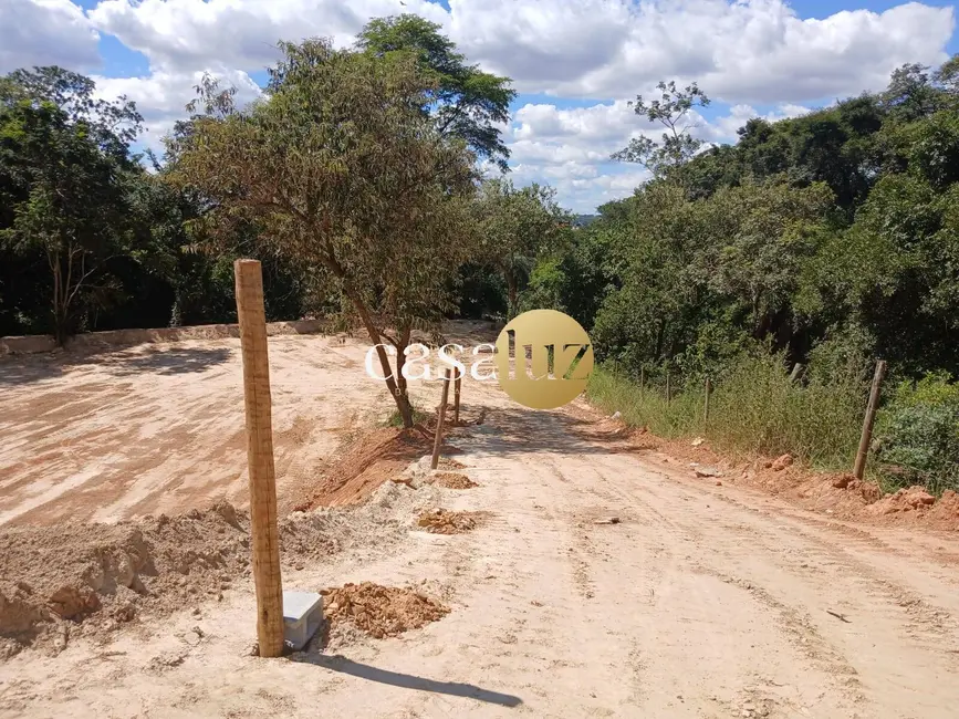 Foto 2 de Terreno / Lote à venda, 600m2 em Sarzedo - MG