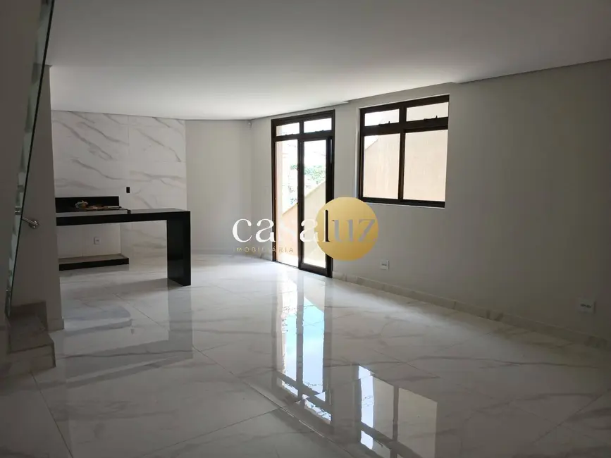 Foto 2 de Casa com 3 quartos à venda, 160m2 em Contagem - MG