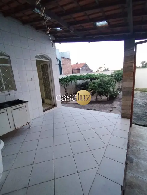 Foto 9 de Casa com 2 quartos à venda, 384m2 em Contagem - MG