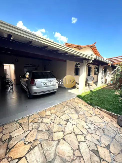 Casa com 3 quartos à venda, 200m2 em Recanto Verde, Ibirite - MG - imagem 1 Foto 1 de Casa com 3 quartos à venda, 200m2 em Recanto Verde, Ibirite - MG