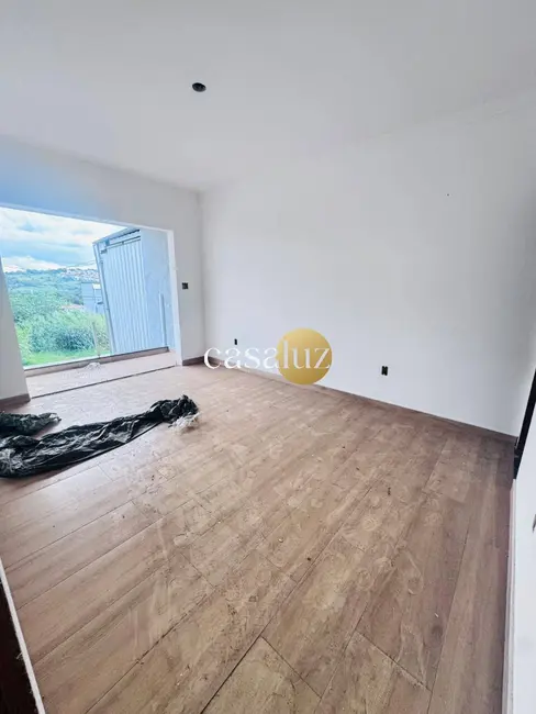 Foto 3 de Casa com 3 quartos à venda, 100m2 em Centro, Sarzedo - MG