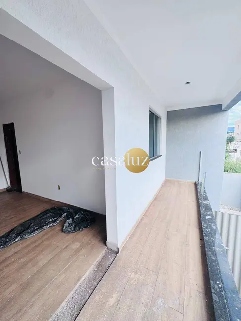 Foto 4 de Casa com 3 quartos à venda, 100m2 em Centro, Sarzedo - MG
