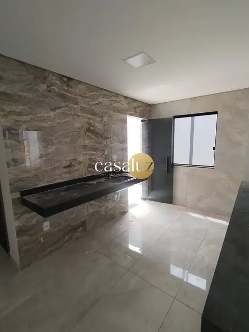 Foto 3 de Casa com 3 quartos à venda, 252m2 em Sarzedo - MG