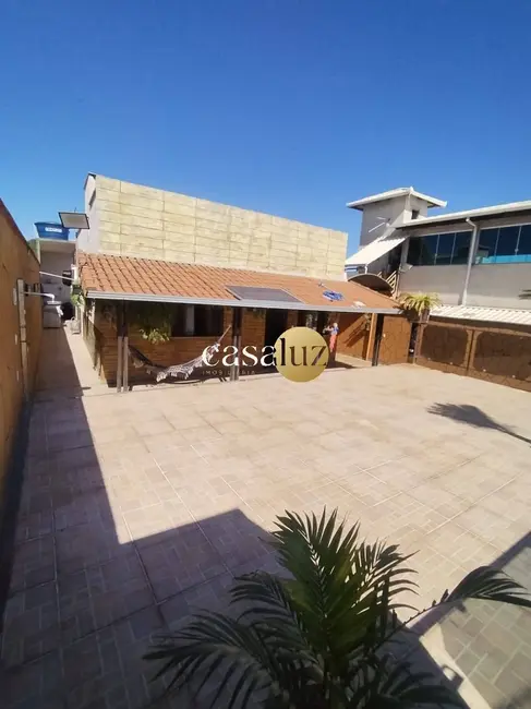 Foto 1 de Casa com 2 quartos à venda, 260m2 em Sarzedo - MG