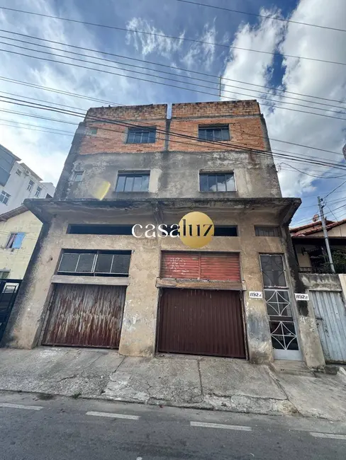 Foto 1 de Casa com 4 quartos à venda, 360m2 em Contagem - MG