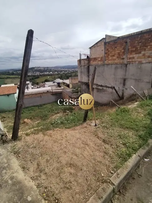 Foto 4 de Terreno / Lote à venda, 330m2 em Sarzedo - MG