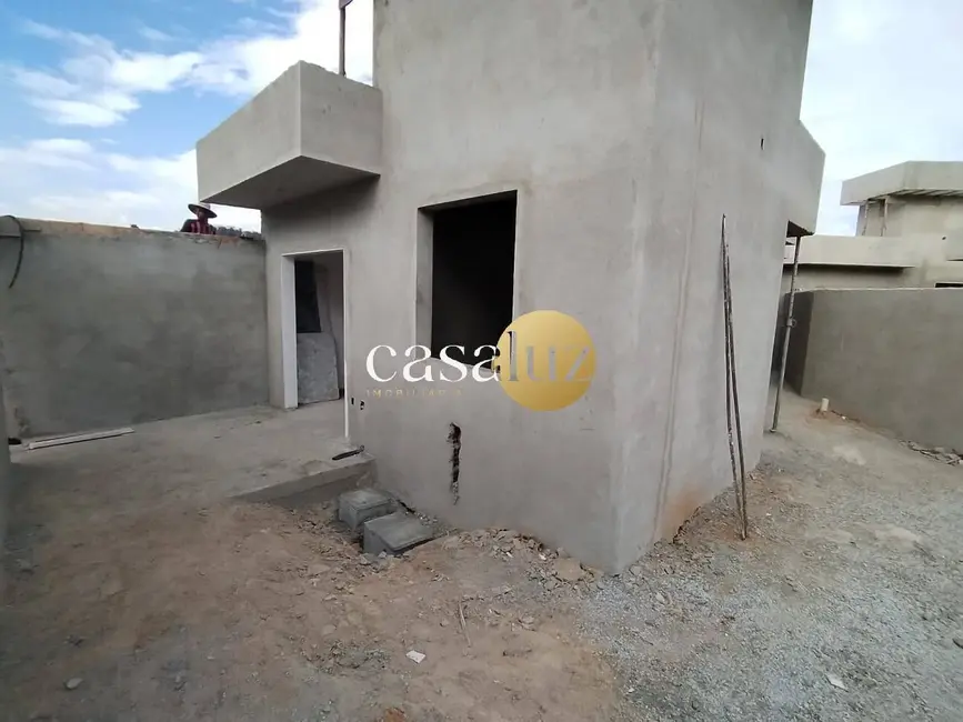 Foto 1 de Casa com 2 quartos à venda, 120m2 em Sarzedo - MG