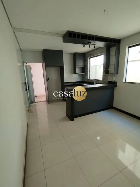 Foto 9 de Casa com 2 quartos à venda, 154m2 em Sarzedo - MG