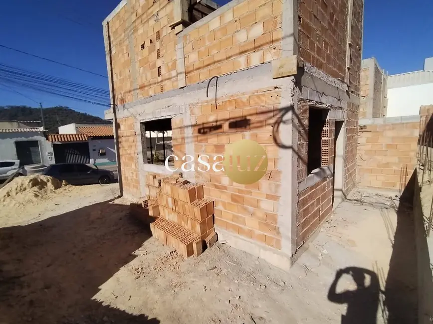 Foto 1 de Casa com 2 quartos à venda, 60m2 em Sarzedo - MG