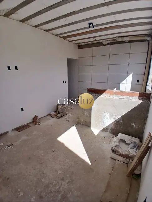 Foto 2 de Casa com 3 quartos à venda, 201m2 em Santa Terezinha, Ibirite - MG