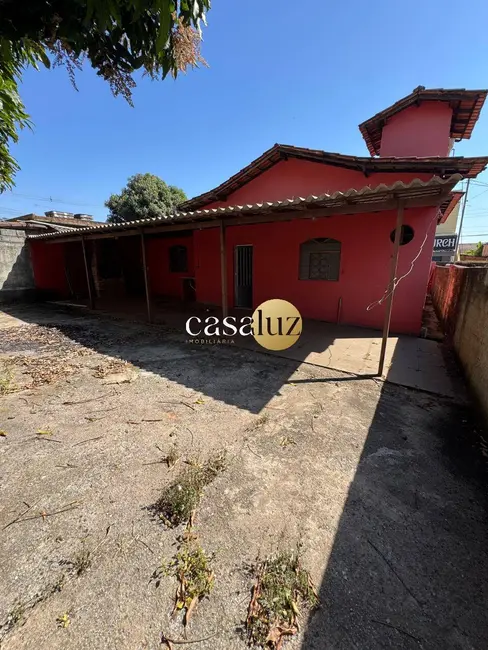 Foto 1 de Casa com 2 quartos à venda, 360m2 em Sarzedo - MG