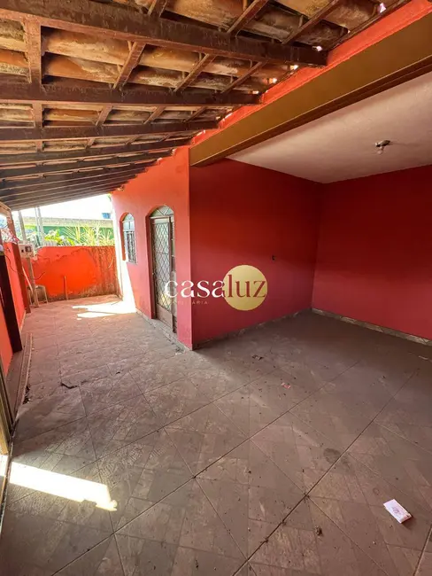 Foto 3 de Casa com 2 quartos à venda, 360m2 em Sarzedo - MG