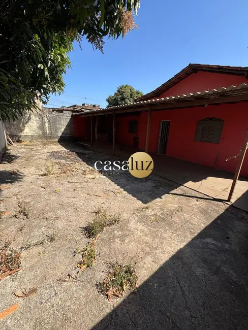 Foto 2 de Casa com 2 quartos à venda, 360m2 em Sarzedo - MG