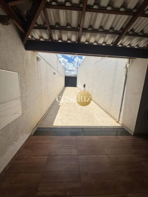 Foto 8 de Casa com 3 quartos à venda, 200m2 em Sarzedo - MG