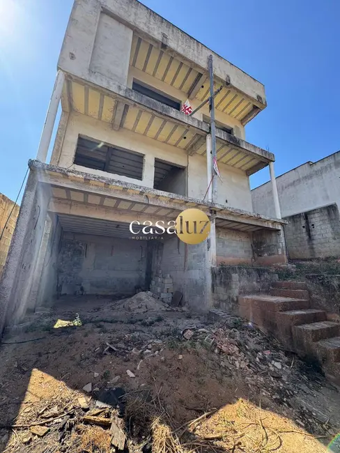 Foto 1 de Casa com 4 quartos à venda, 385m2 em Sarzedo - MG