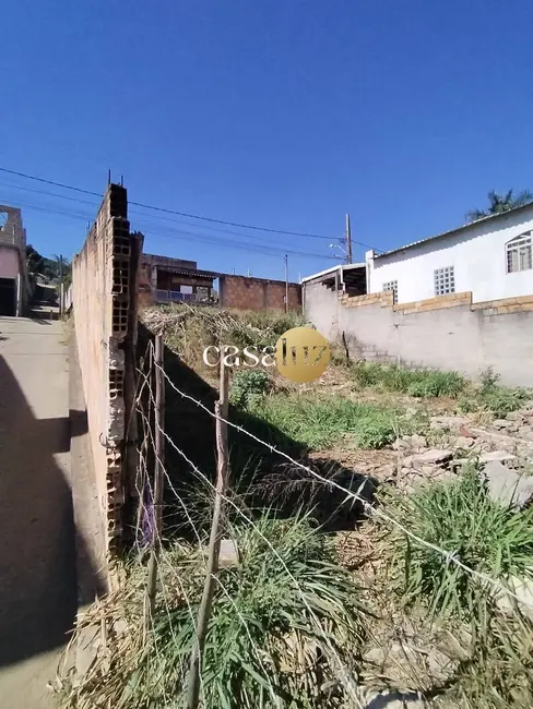 Foto 1 de Terreno / Lote à venda, 200m2 em Sarzedo - MG