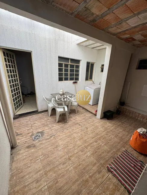 Foto 9 de Casa com 2 quartos à venda, 180m2 em Sarzedo - MG