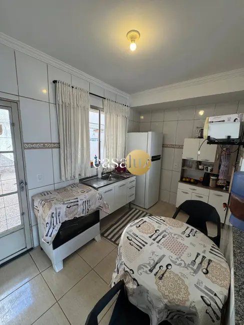 Foto 2 de Casa com 2 quartos à venda, 1167428m2 em Sarzedo - MG