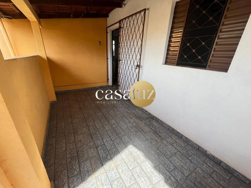 Foto 1 de Casa com 2 quartos à venda, 300m2 em Sarzedo - MG