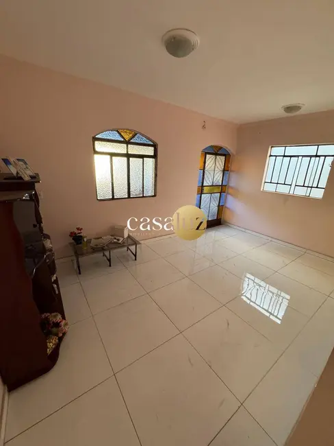 Foto 2 de Casa com 3 quartos à venda, 360m2 em Ibirite - MG