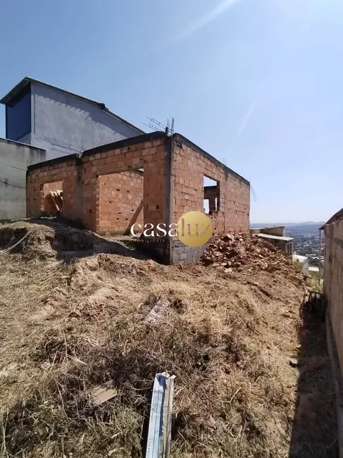 Foto 1 de Terreno / Lote à venda, 252m2 em Sarzedo - MG