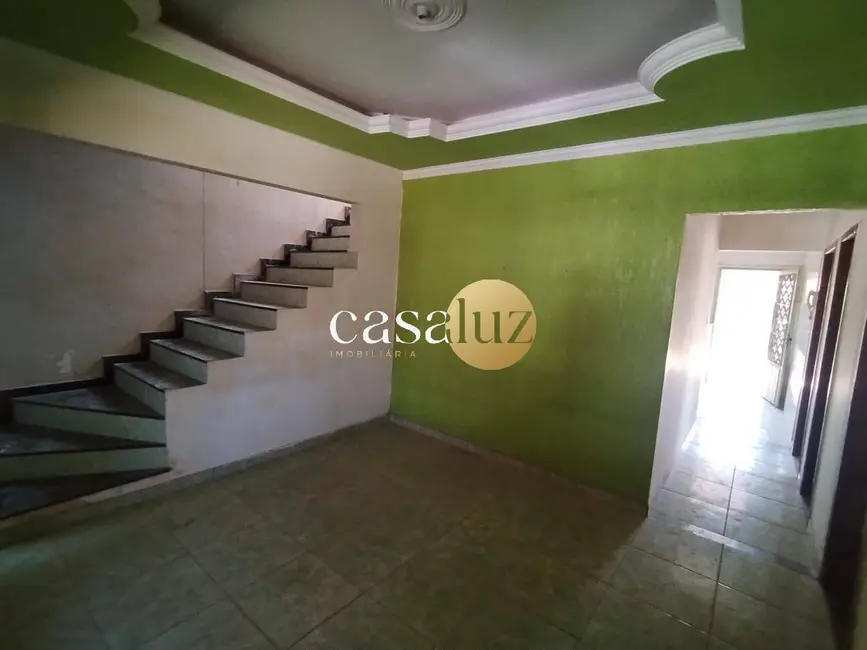 Foto 2 de Casa com 3 quartos à venda, 250m2 em Mario Campos - MG