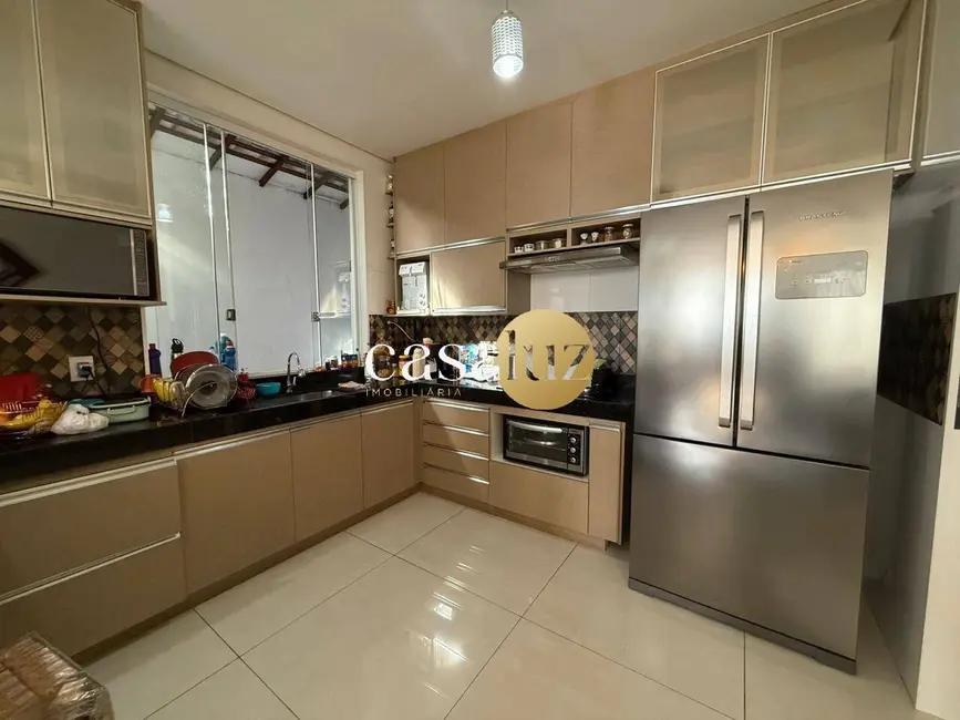 Foto 6 de Casa com 3 quartos à venda, 200m2 em Jardim Brasília, Betim - MG