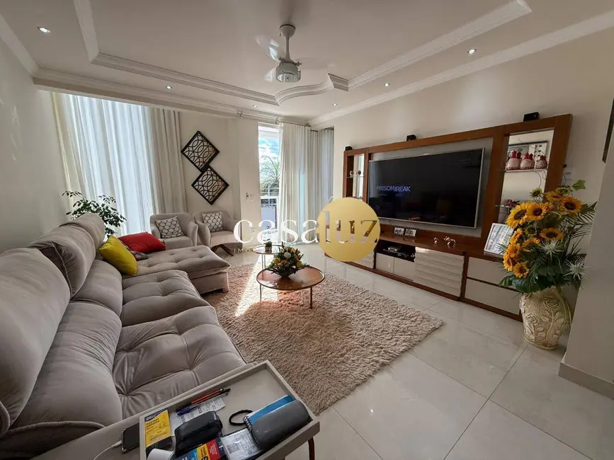 Foto 1 de Casa com 3 quartos à venda, 200m2 em Jardim Brasília, Betim - MG