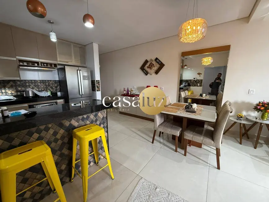 Foto 5 de Casa com 3 quartos à venda, 200m2 em Jardim Brasília, Betim - MG