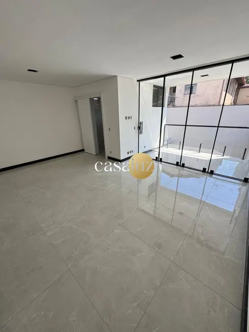 Foto 4 de Casa com 3 quartos à venda, 180m2 em Jardim Brasília, Betim - MG
