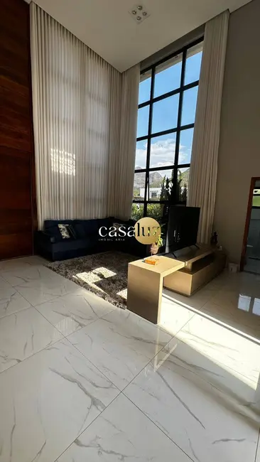 Foto 2 de Casa com 4 quartos à venda, 1000m2 em Mario Campos - MG