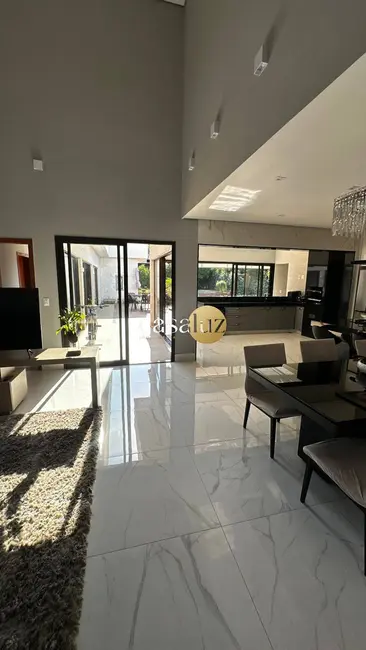 Foto 3 de Casa com 4 quartos à venda, 1000m2 em Mario Campos - MG