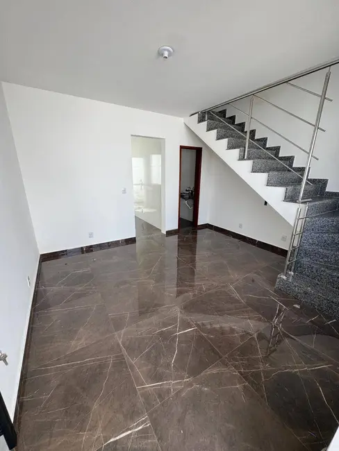 Foto 2 de Casa com 2 quartos à venda, 65m2 em Sarzedo - MG