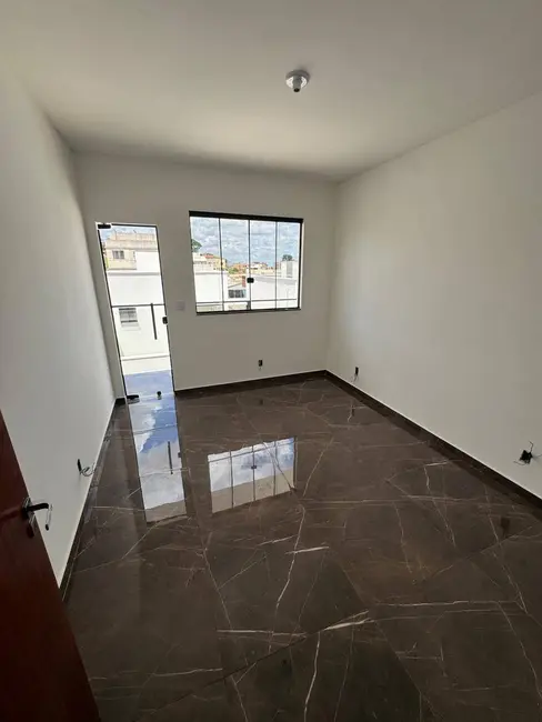 Foto 4 de Casa com 2 quartos à venda, 65m2 em Sarzedo - MG