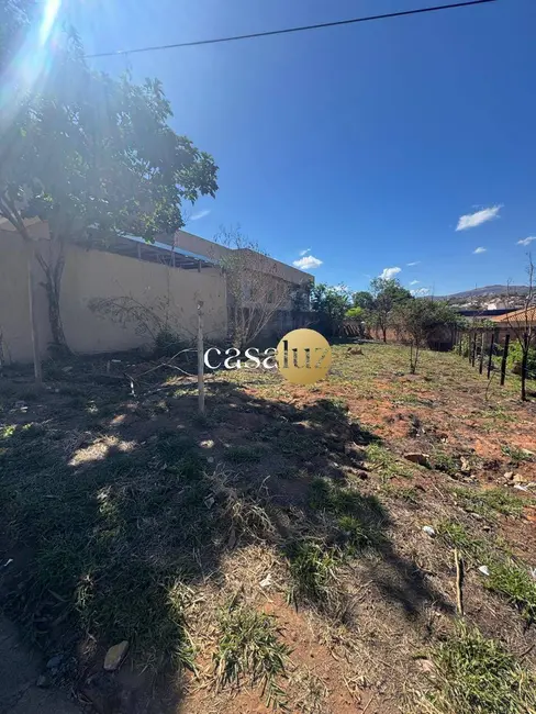 Foto 1 de Terreno / Lote à venda, 362m2 em Centro, Sarzedo - MG