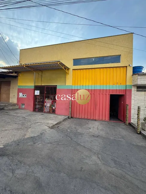 Foto 1 de Armazém / Galpão à venda, 300m2 em Sarzedo - MG