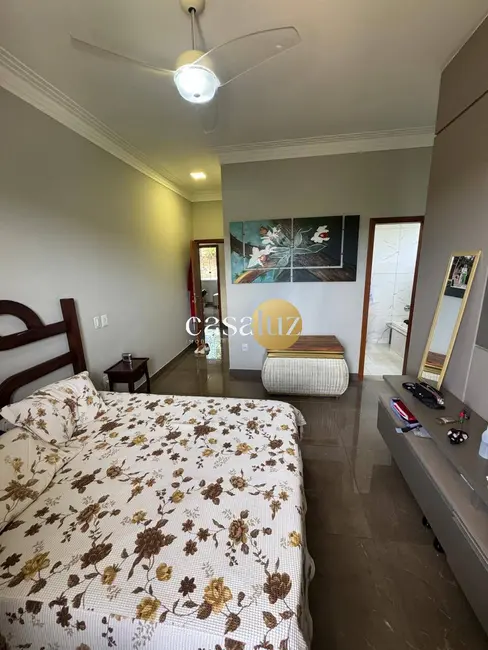 Foto 9 de Casa com 3 quartos à venda, 1570m2 em Sarzedo - MG