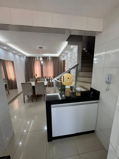 Foto 2 de Apartamento com 3 quartos à venda, 1739041m2 em Sarzedo - MG