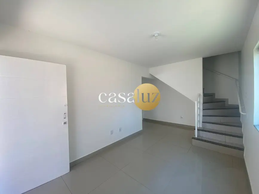 Foto 2 de Casa com 2 quartos à venda, 90m2 em Sarzedo - MG