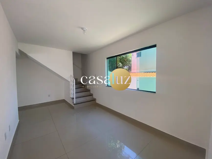 Foto 4 de Casa com 2 quartos à venda, 90m2 em Sarzedo - MG