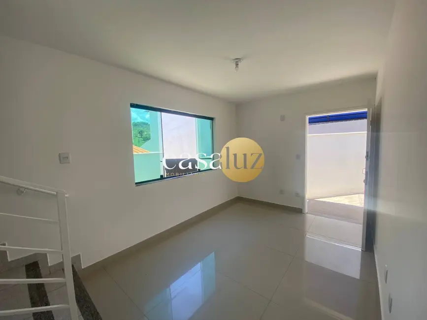 Foto 3 de Casa com 2 quartos à venda, 90m2 em Sarzedo - MG